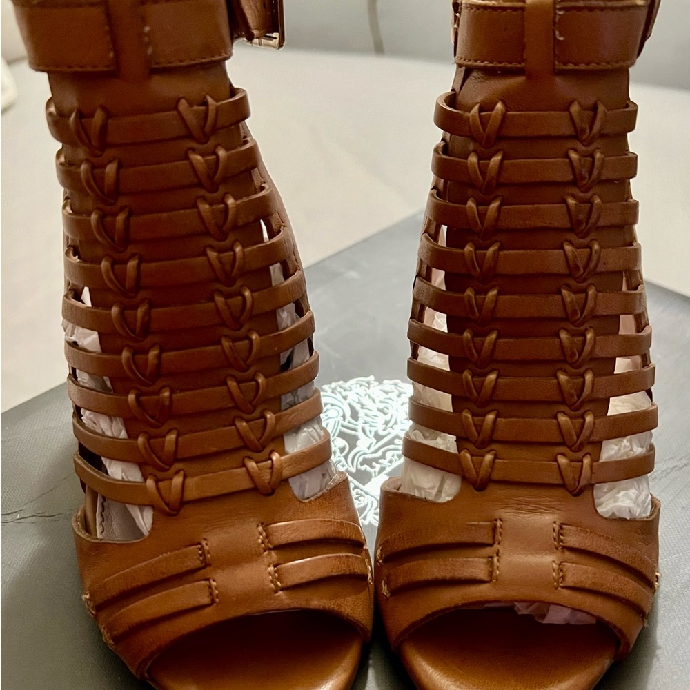 Vince Camuto Effel caged sandals in Fudge size 4M